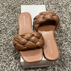 💥BRAND NEW 💥 Marc Fisher Folier dark natural braided sandal